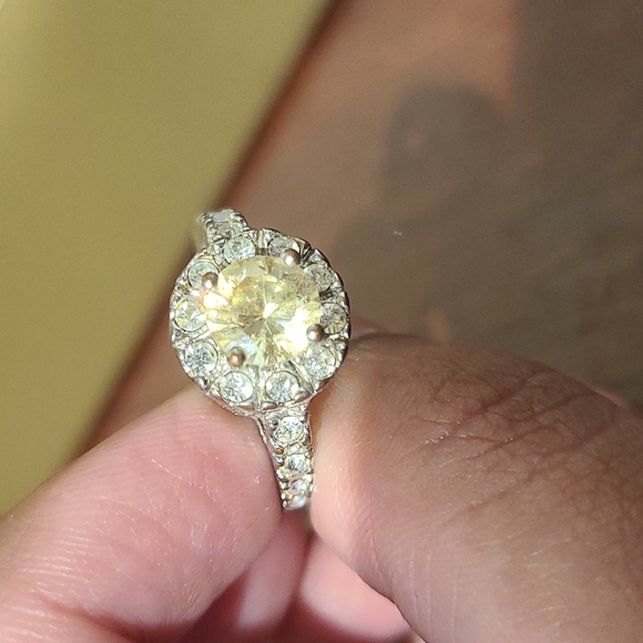 Sterling Silver Topaz Stone Ring - Picture 3 of 10